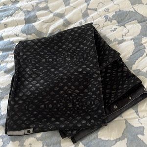 Lululemon circle scarf